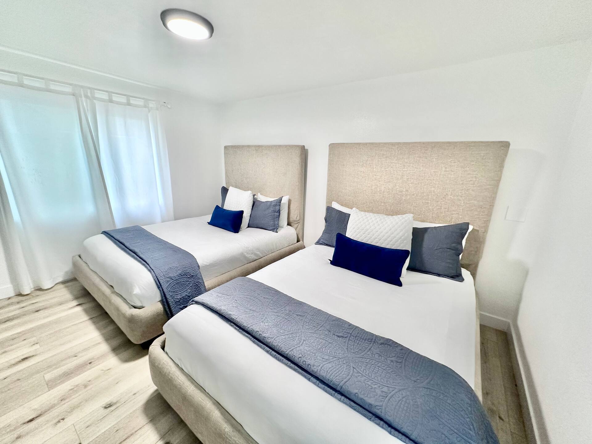 Bedroom 8 — 2 queen beds